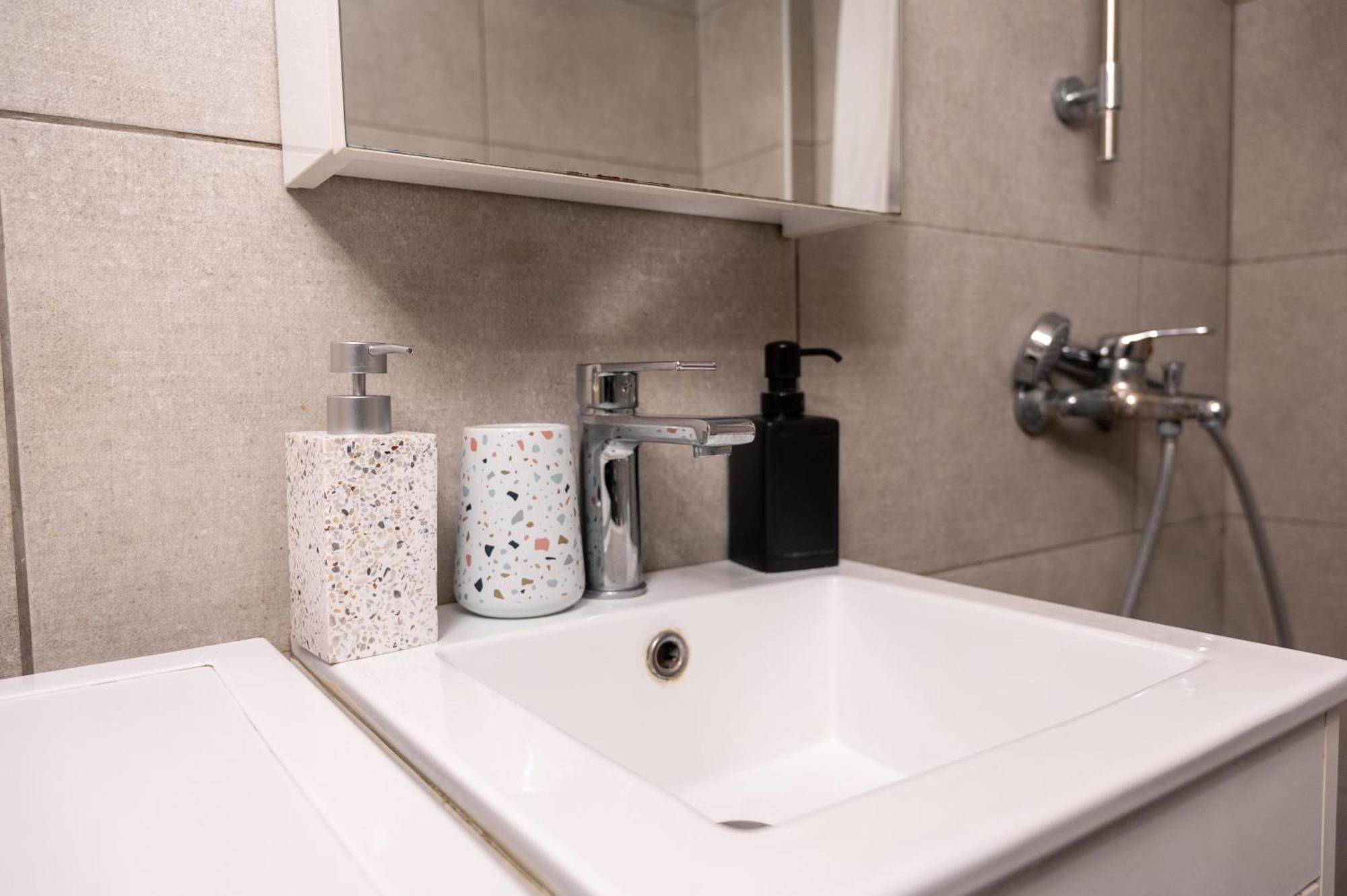 Niso Thessaloniki Hospitality Apartments Екстериор снимка