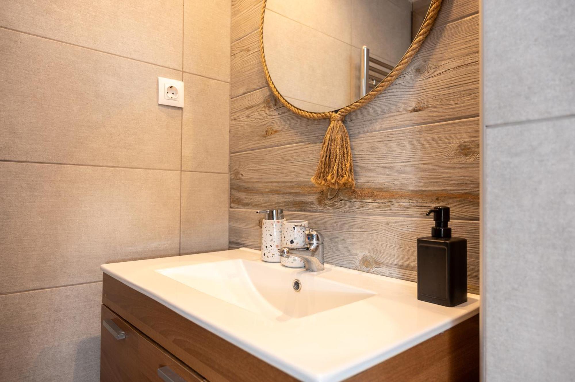 Niso Thessaloniki Hospitality Apartments Екстериор снимка